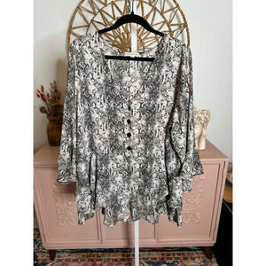 Women's Ophelia Roe Black and White Snake Print‎ Blouse Size 1X